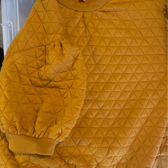 Women’s Cap Sleeved mustard top - Picture 3 of 3